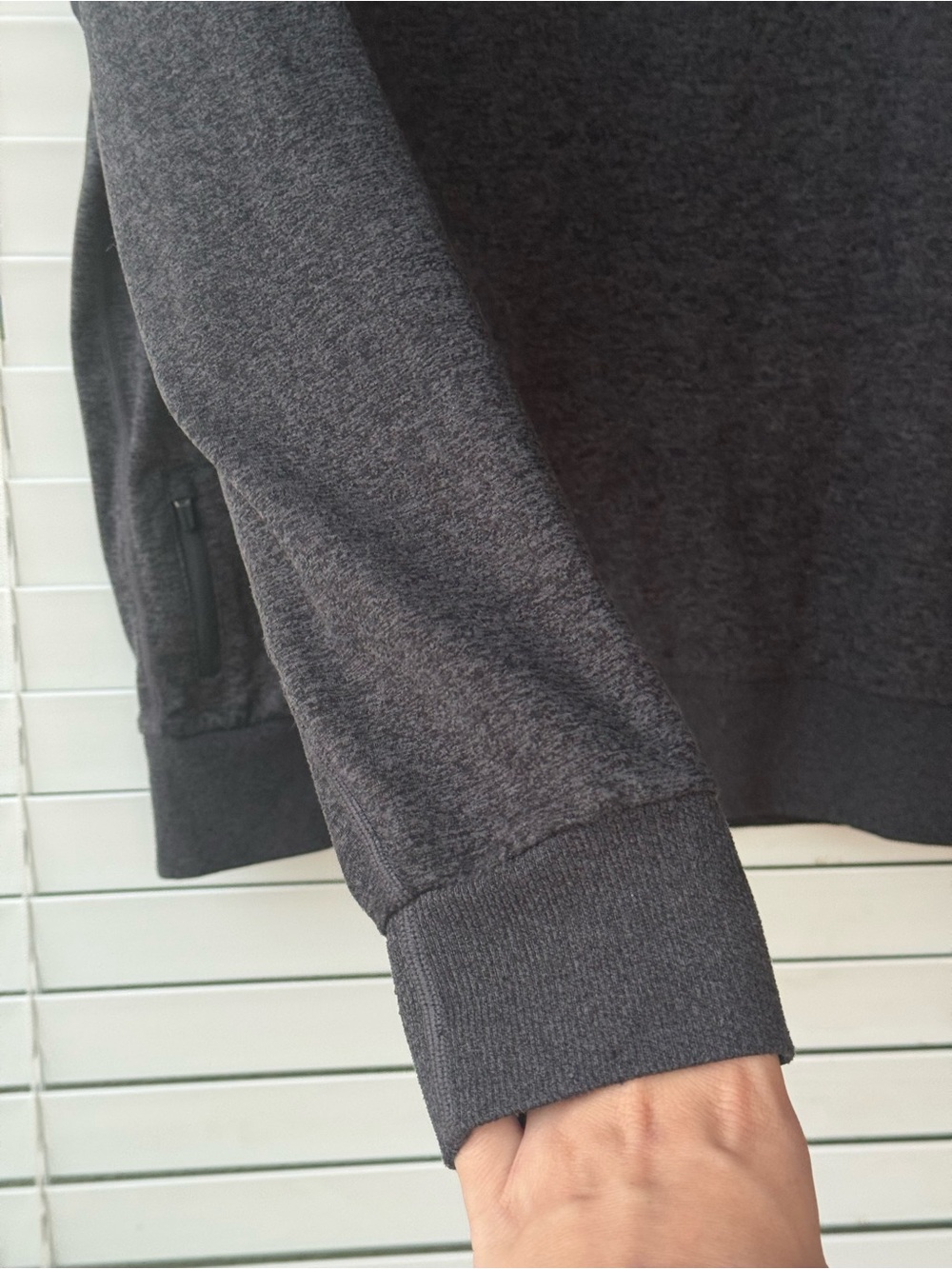 Vuori Ponto Performance Crew Charcoal Heather Sweatshirt Men's V224 S Dreamknit - Picture 10 of 12